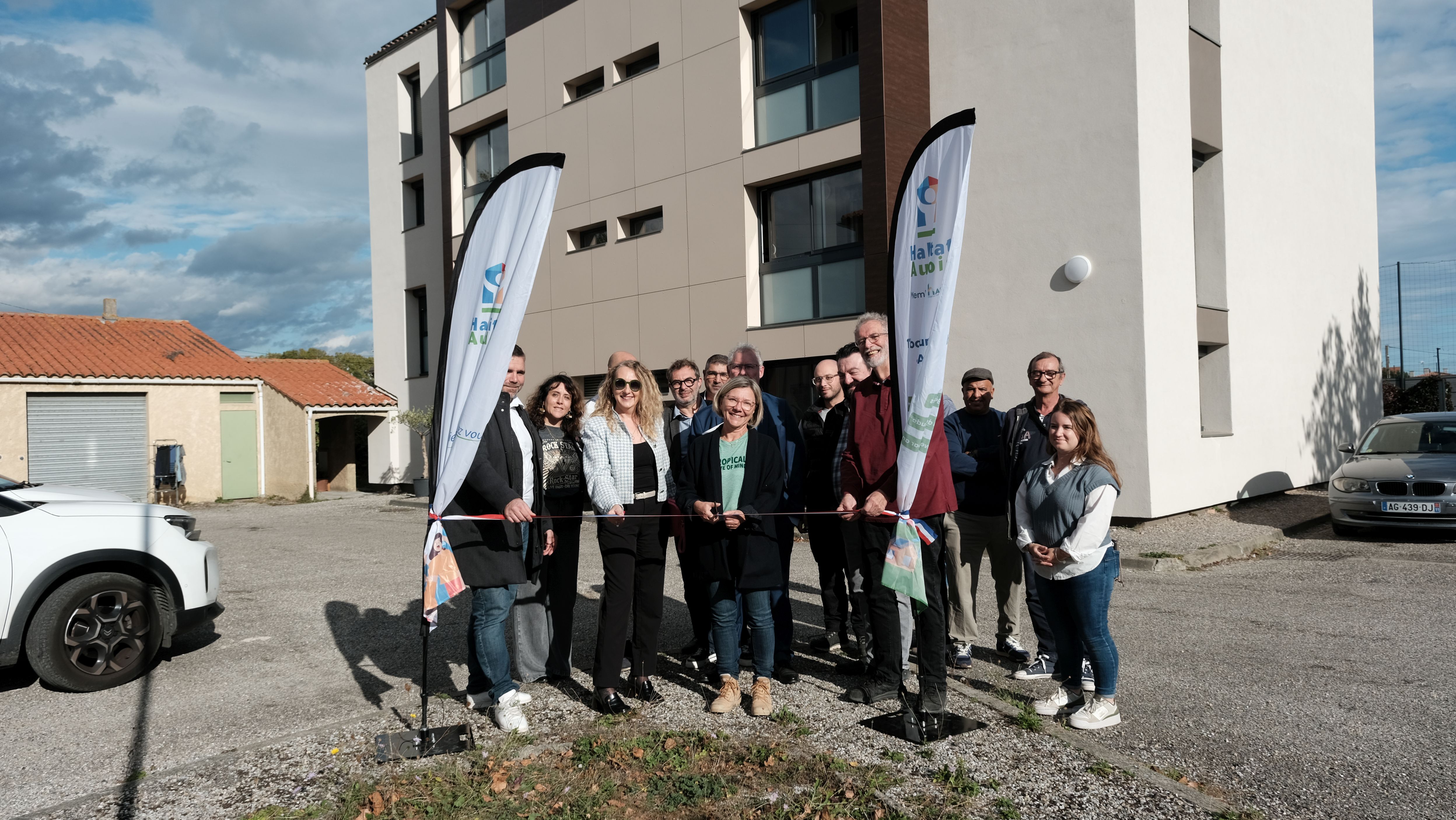 les partenaires réunis pour inaugurer cette belle réhabilitation pour cette résidence d'Habitat Audois à Bram 